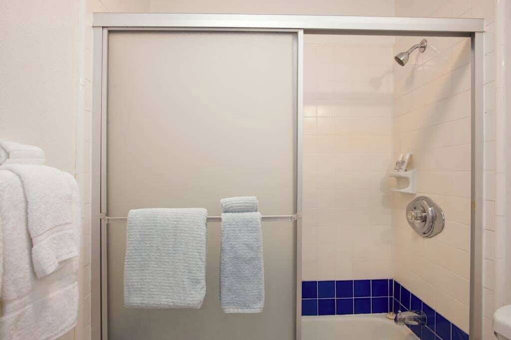 Photo of Bathroom in Hilo