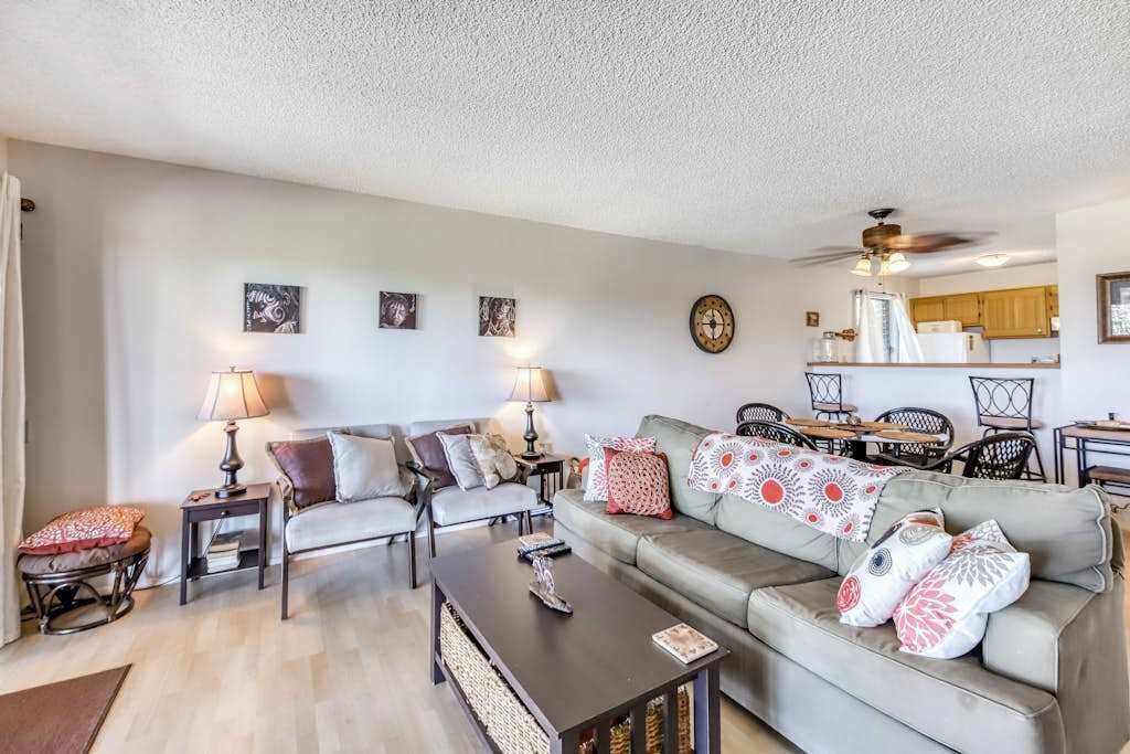 Photo of Livingroom in Maunaloa