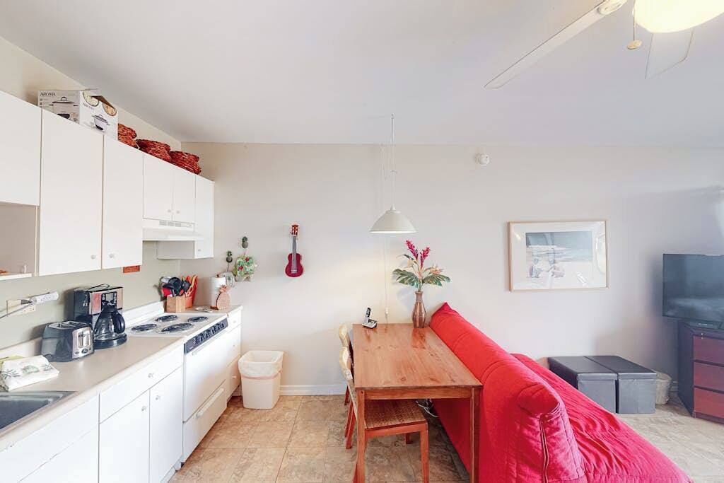 Photo of Kitchen in Maunaloa