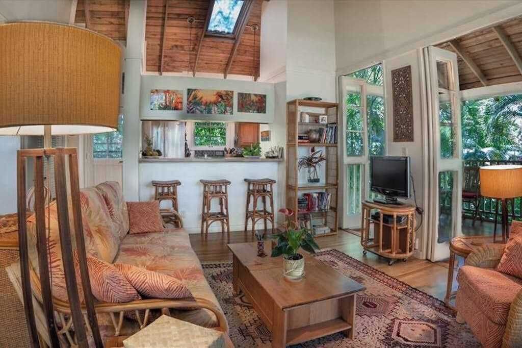 Photo of Livingroom in Maunaloa