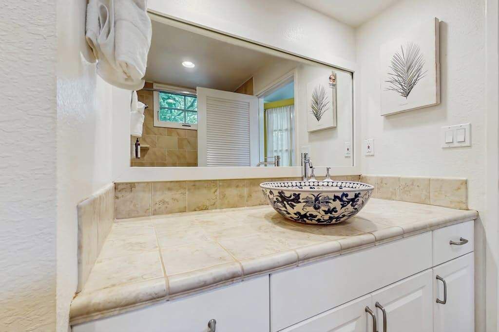 Photo of Bathroom in Maunaloa