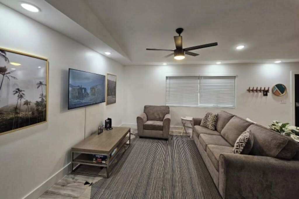 Photo of Livingroom in Ainaloa