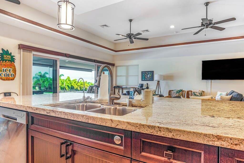 Photo of Kitchen in Alii Heights Mauka