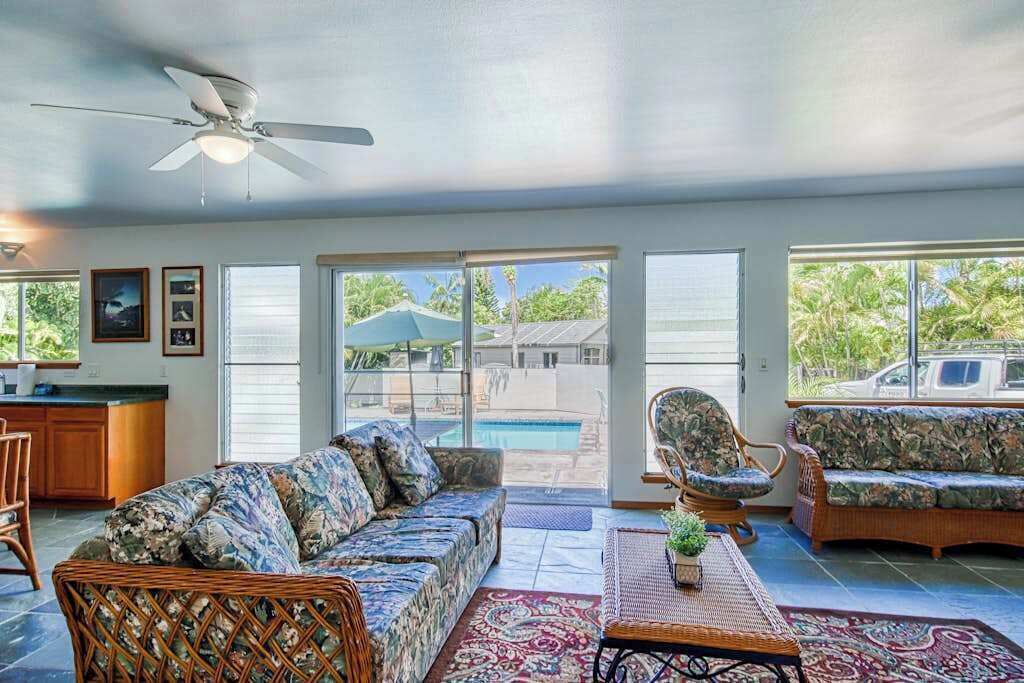 Photo of Livingroom in Kahaluu Bay