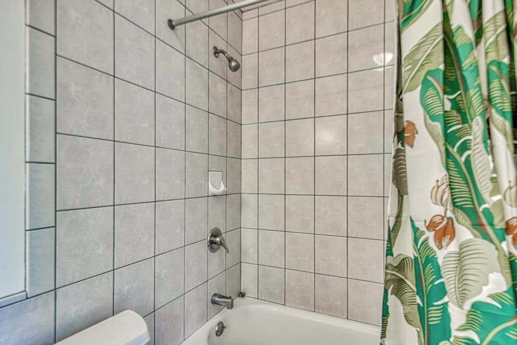 Photo of Bathroom in Kahaluu Bay