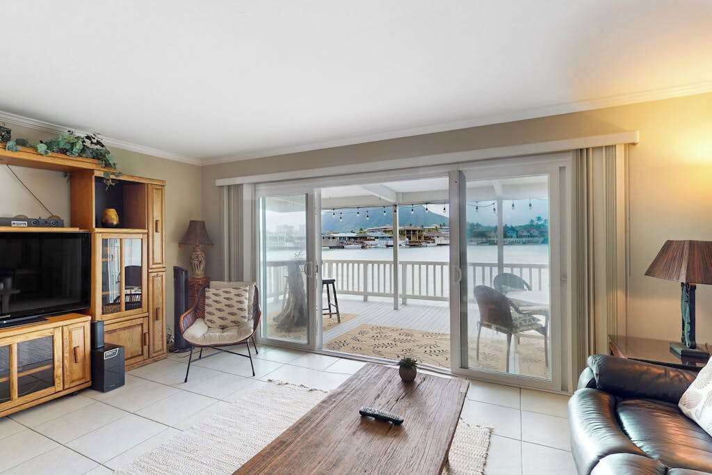 Photo of Livingroom in Portlock