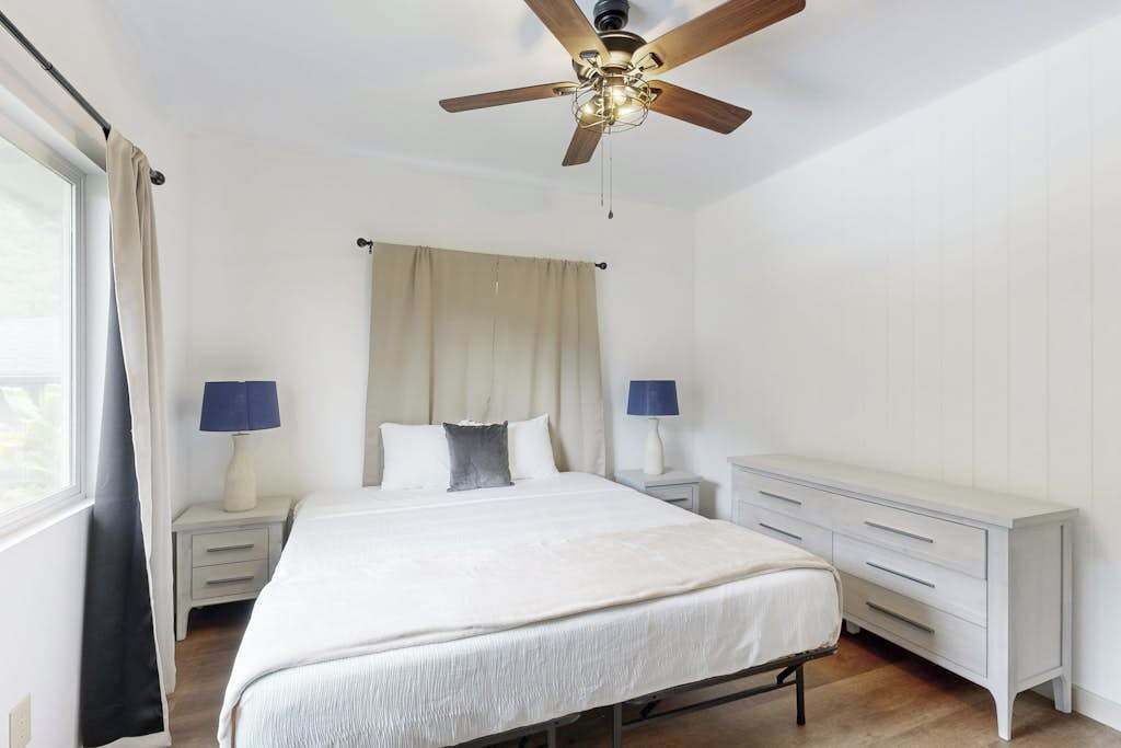 Photo of Bedroom in Kalihi Valley