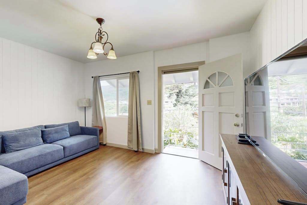 Photo of Livingroom in Kalihi Valley