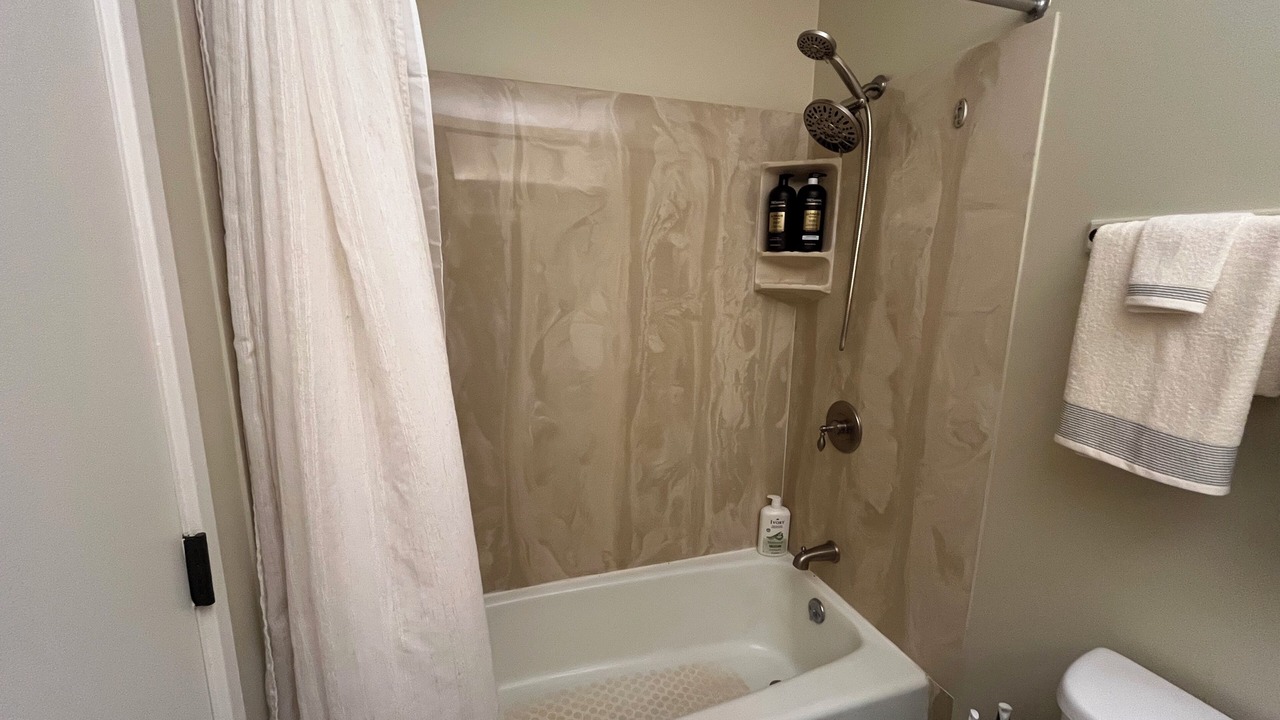 Photo of Bathroom in Maunaloa