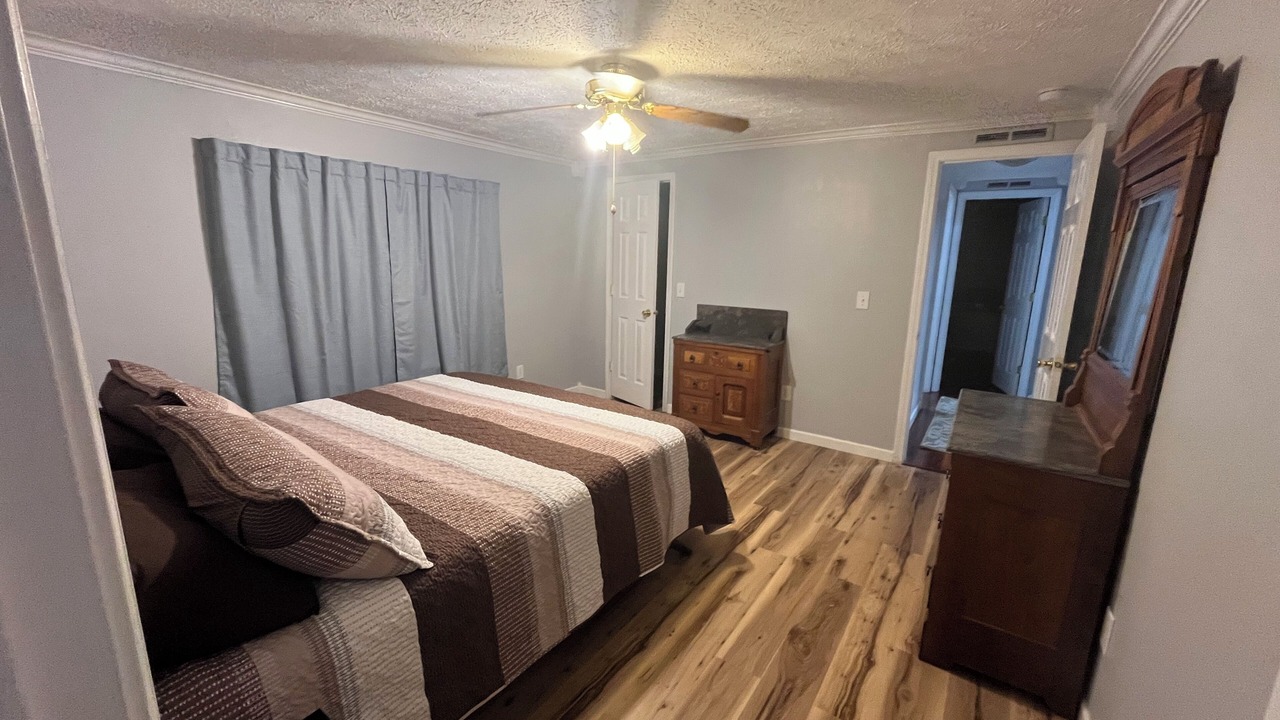 Photo of Bedroom in Kodak