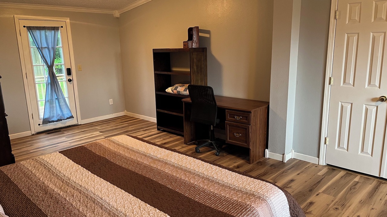 Photo of Bedroom in Kodak