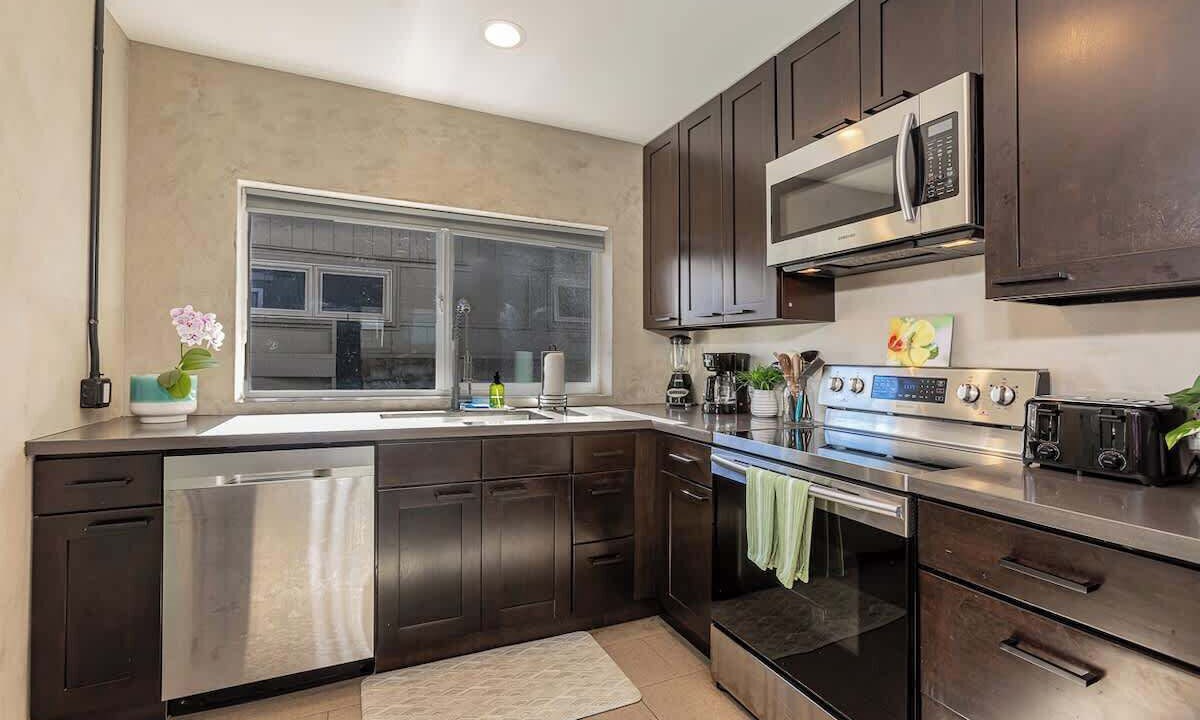 Photo of Kitchen in Wailuku