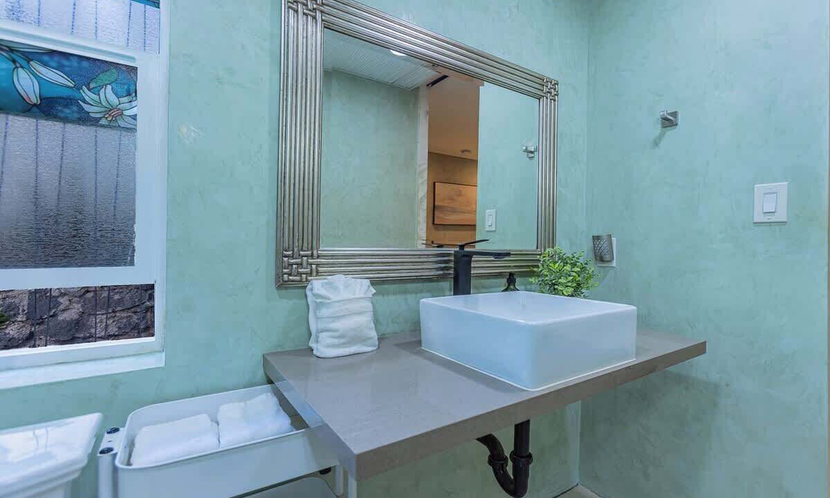 Photo of Bathroom in Wailuku