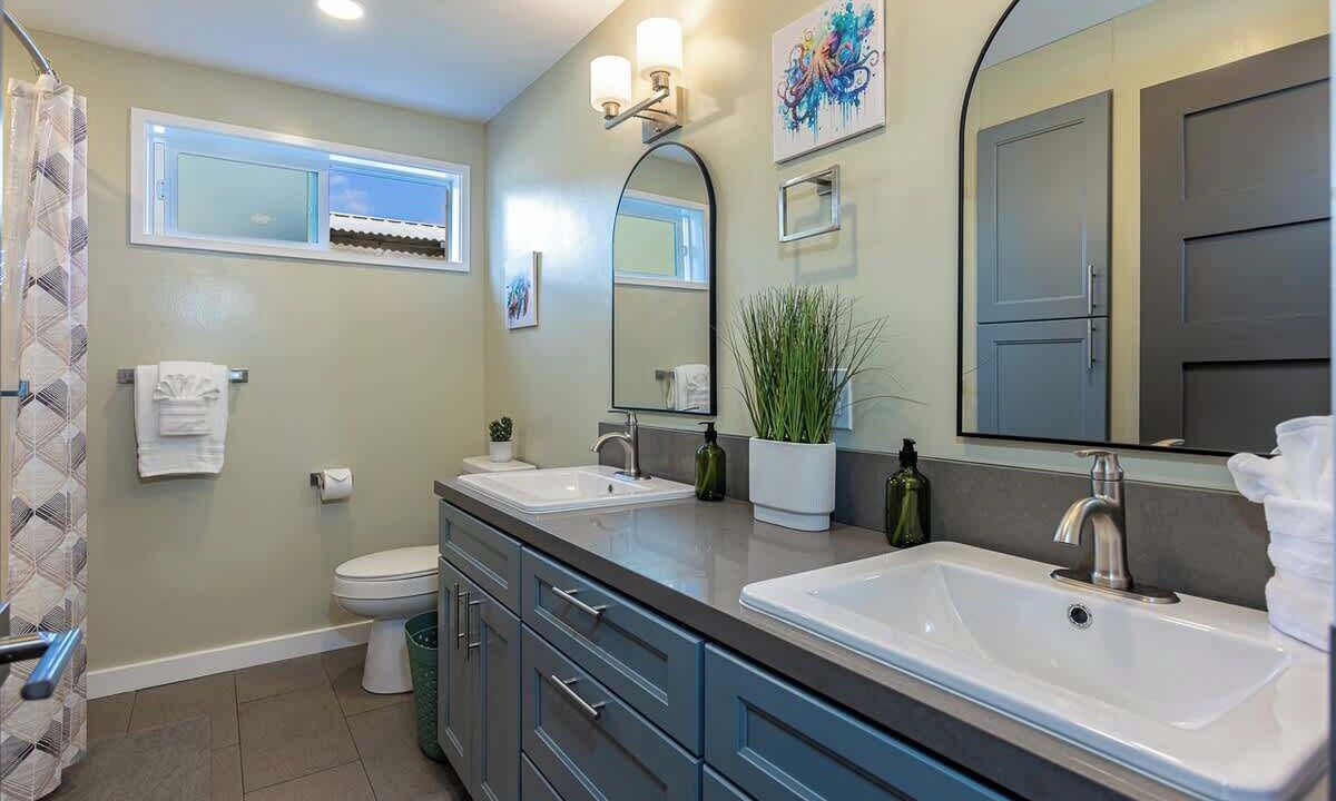Photo of Bathroom in Wailuku