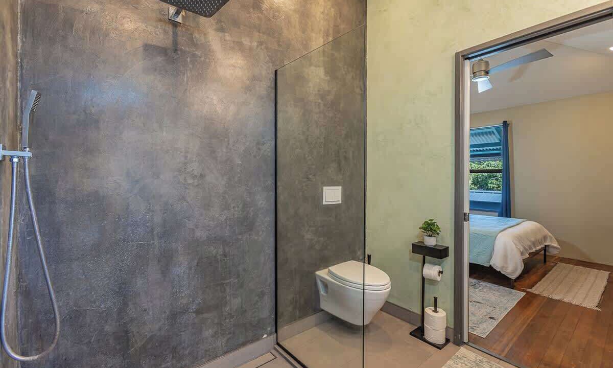 Photo of Bathroom in Wailuku