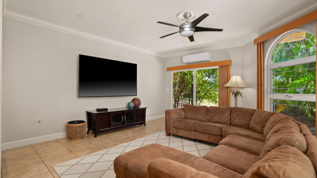 Photo of Livingroom in Bayview