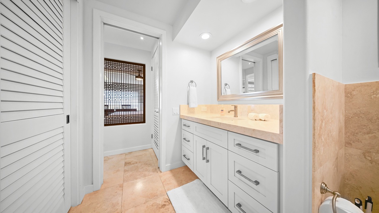 Photo of Bathroom in Diamond Head - Kapahulu - St. Louis