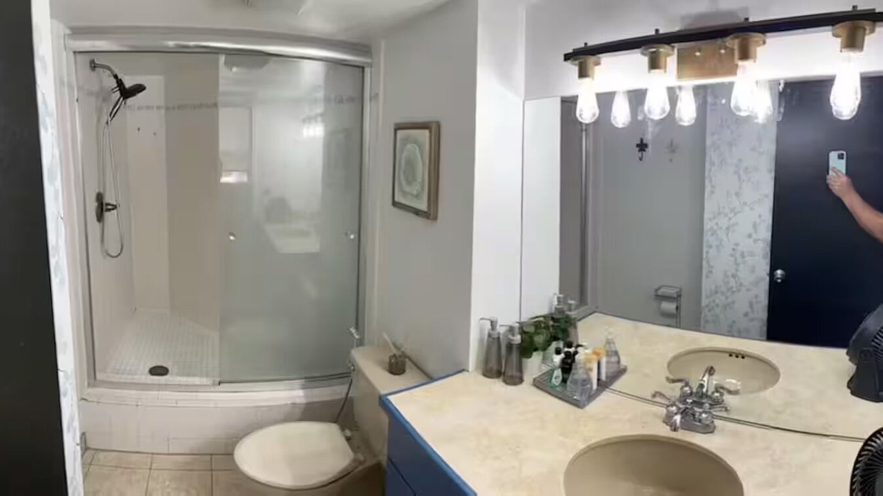 Photo of Bathroom in Downtown Honolulu