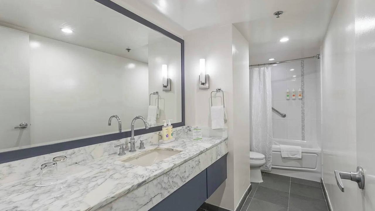 Photo of Bathroom in Ala Moana