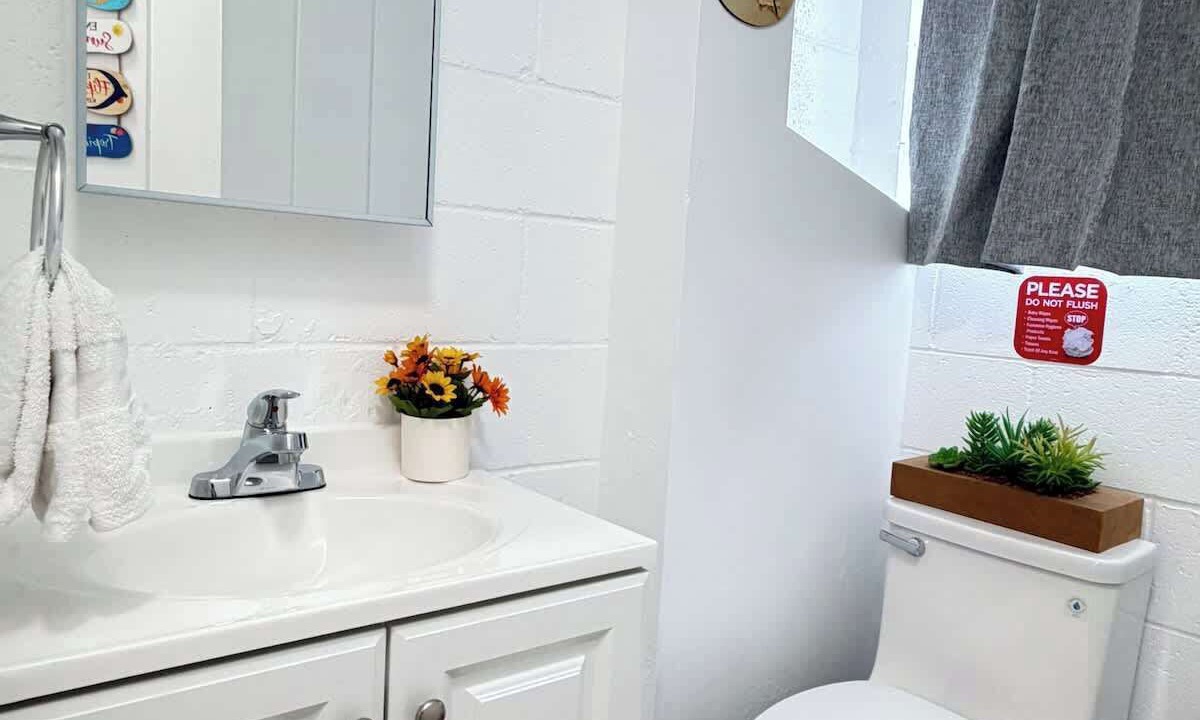 Photo of Bathroom in Ala Moana