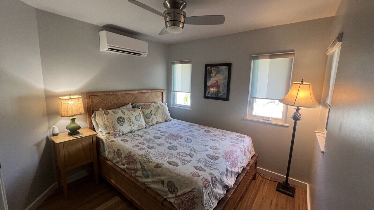 Photo of Bedroom in Portlock