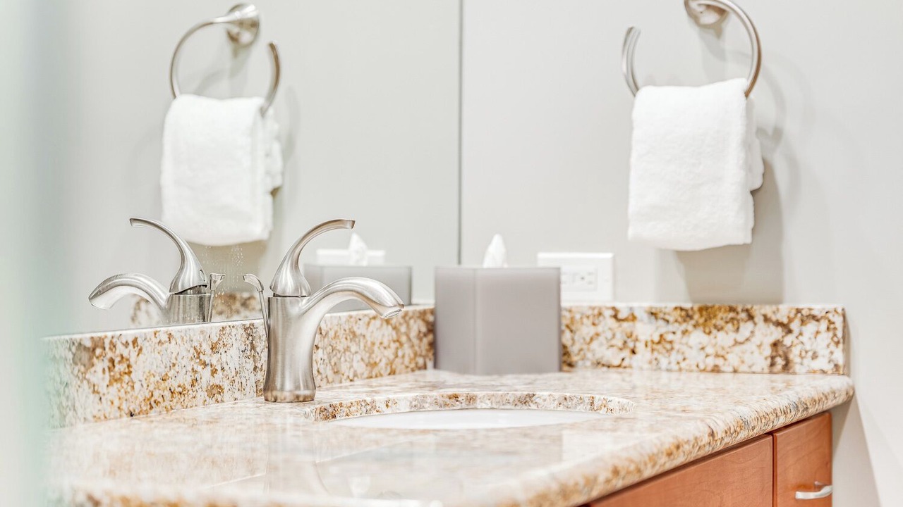 Photo of Bathroom in Historic Lahaina Front Street