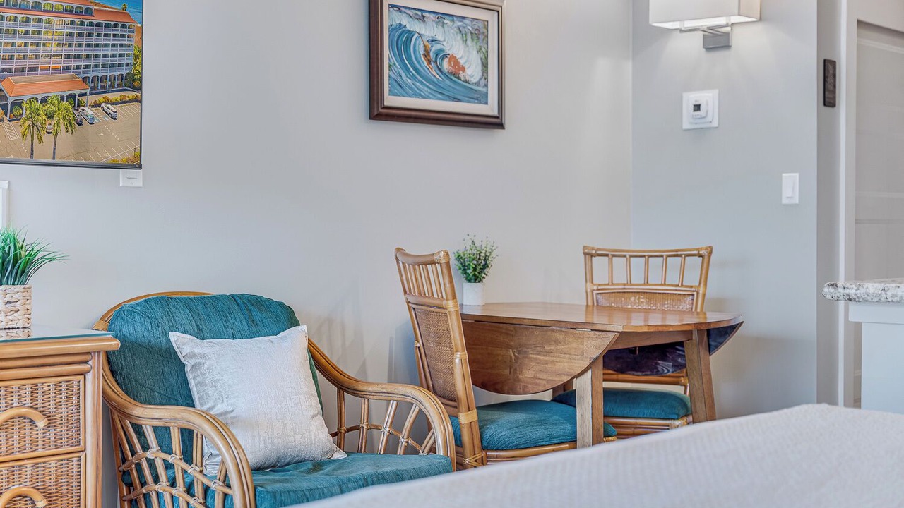 Photo of Bedroom in Historic Lahaina Front Street