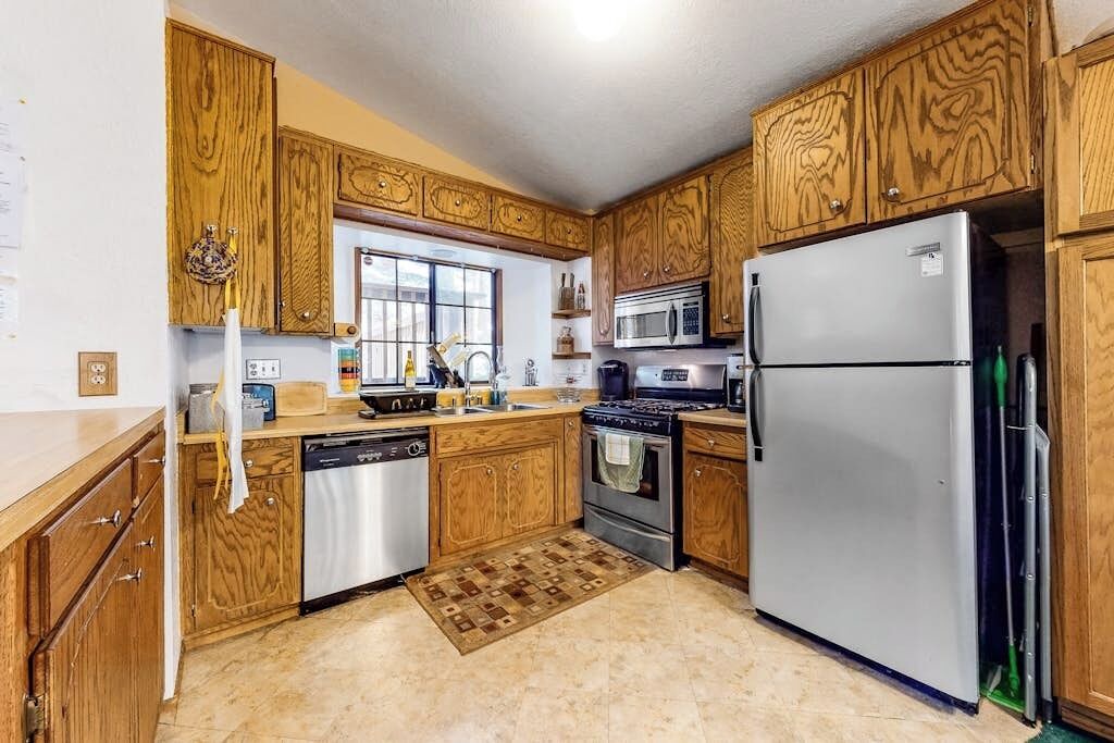 Photo of Kitchen in Arrowhead Villas