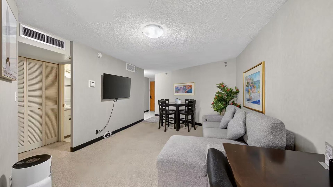 Photo of Livingroom in Downtown Honolulu