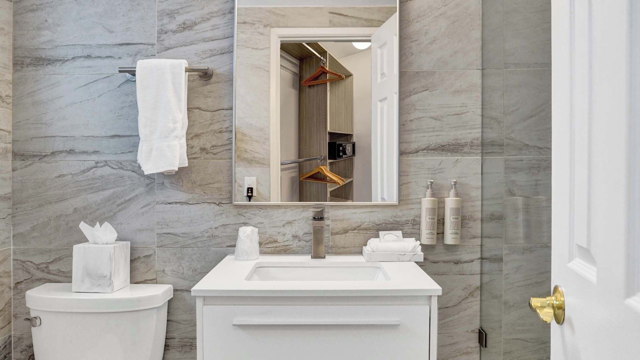 Photo of Bathroom in Galt Mile