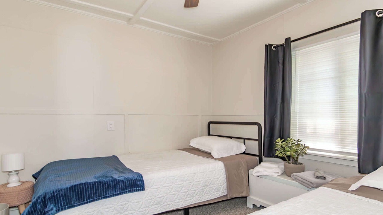 Photo of Bedroom in Mentor Headlands
