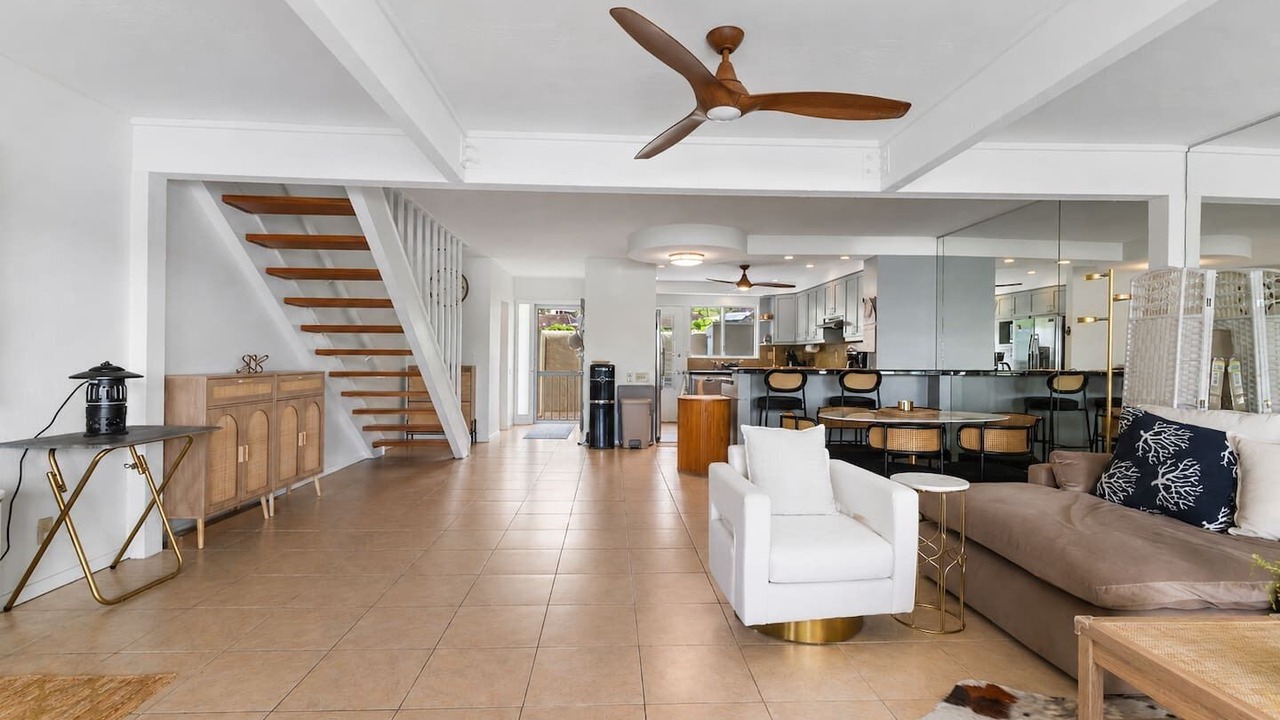 Photo of Livingroom in Portlock