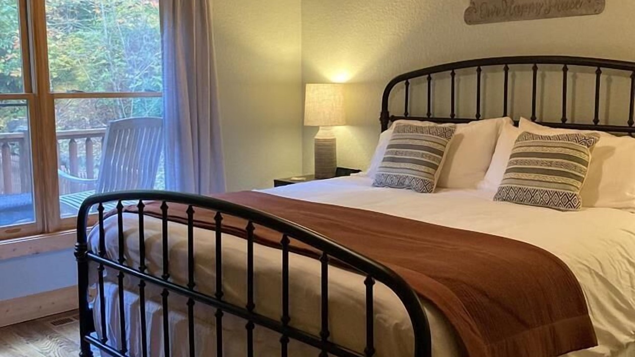 Photo of Bedroom in Cataloochee Ranch