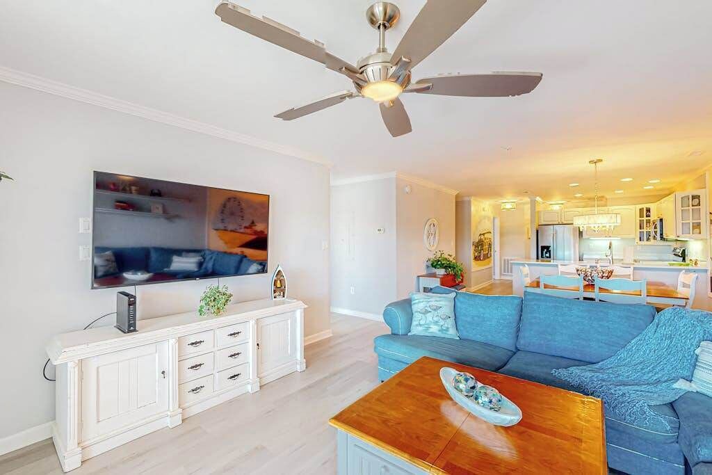 Photo of Livingroom in Heron Harbour Isle