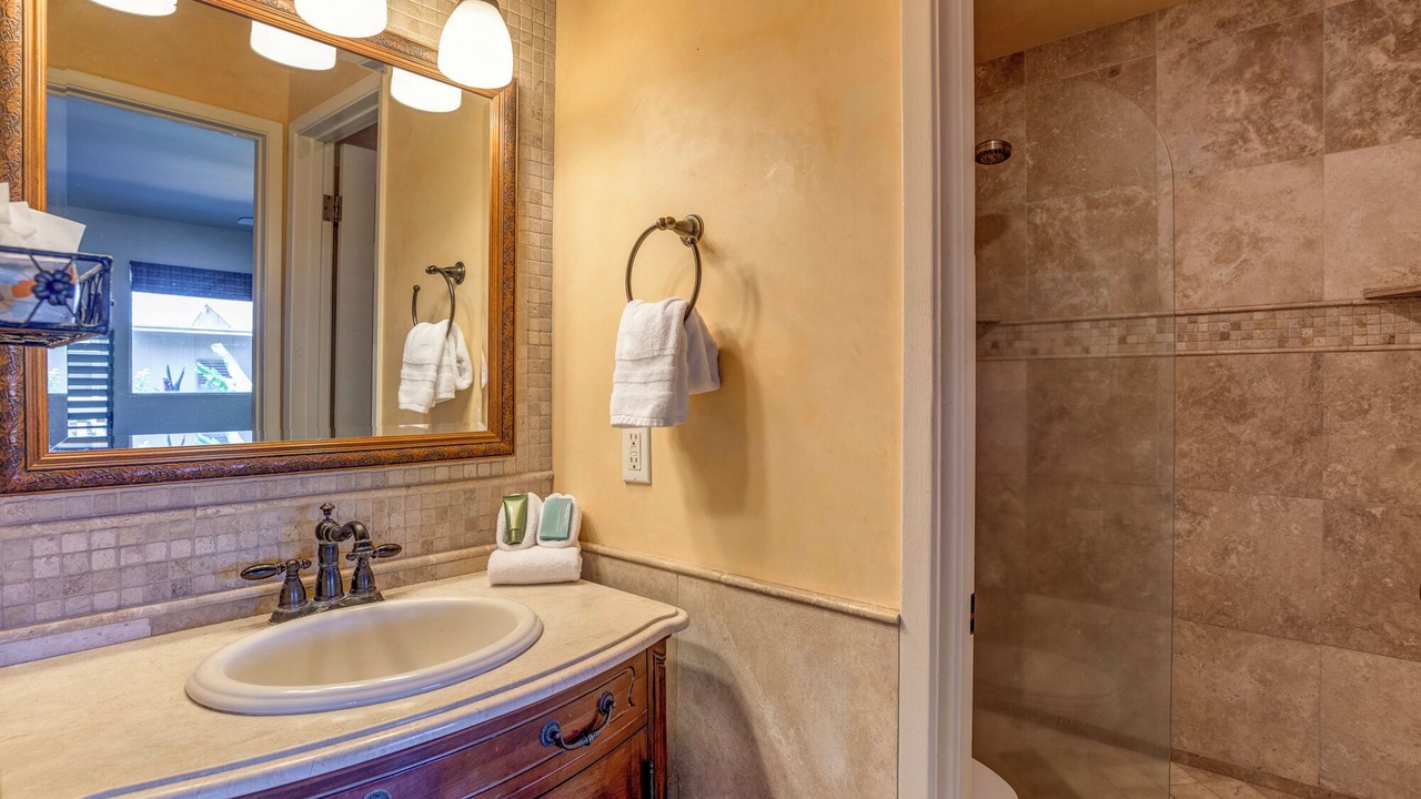 Photo of Bathroom in Kahana