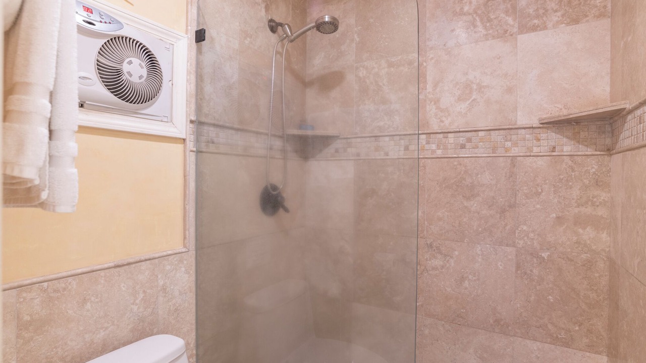 Photo of Bathroom in Kahana