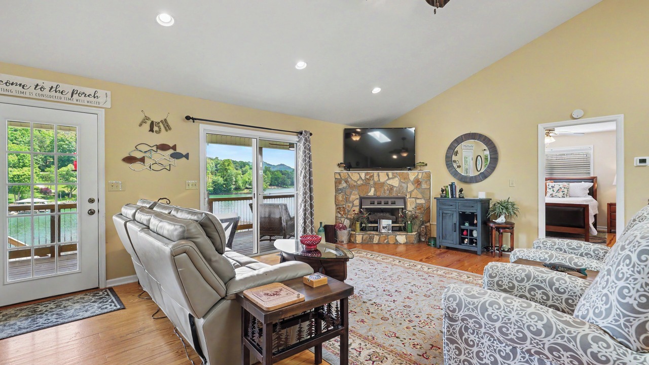 Photo of Livingroom in Hayesville