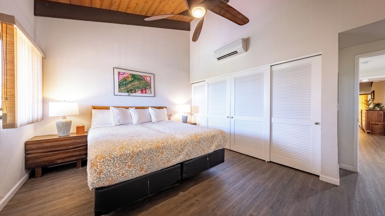 Photo of Bedroom in Kahaluu Bay