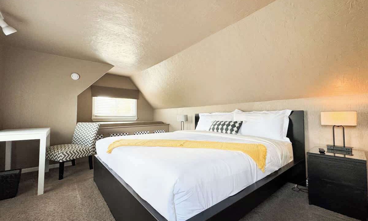 Photo of Bedroom in Lakewood