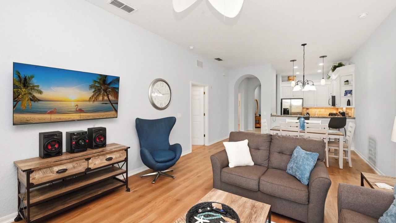 Photo of Livingroom in Bahama Bay