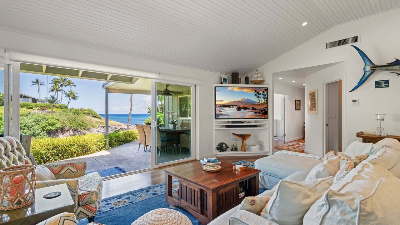 Photo of Livingroom in Kahana
