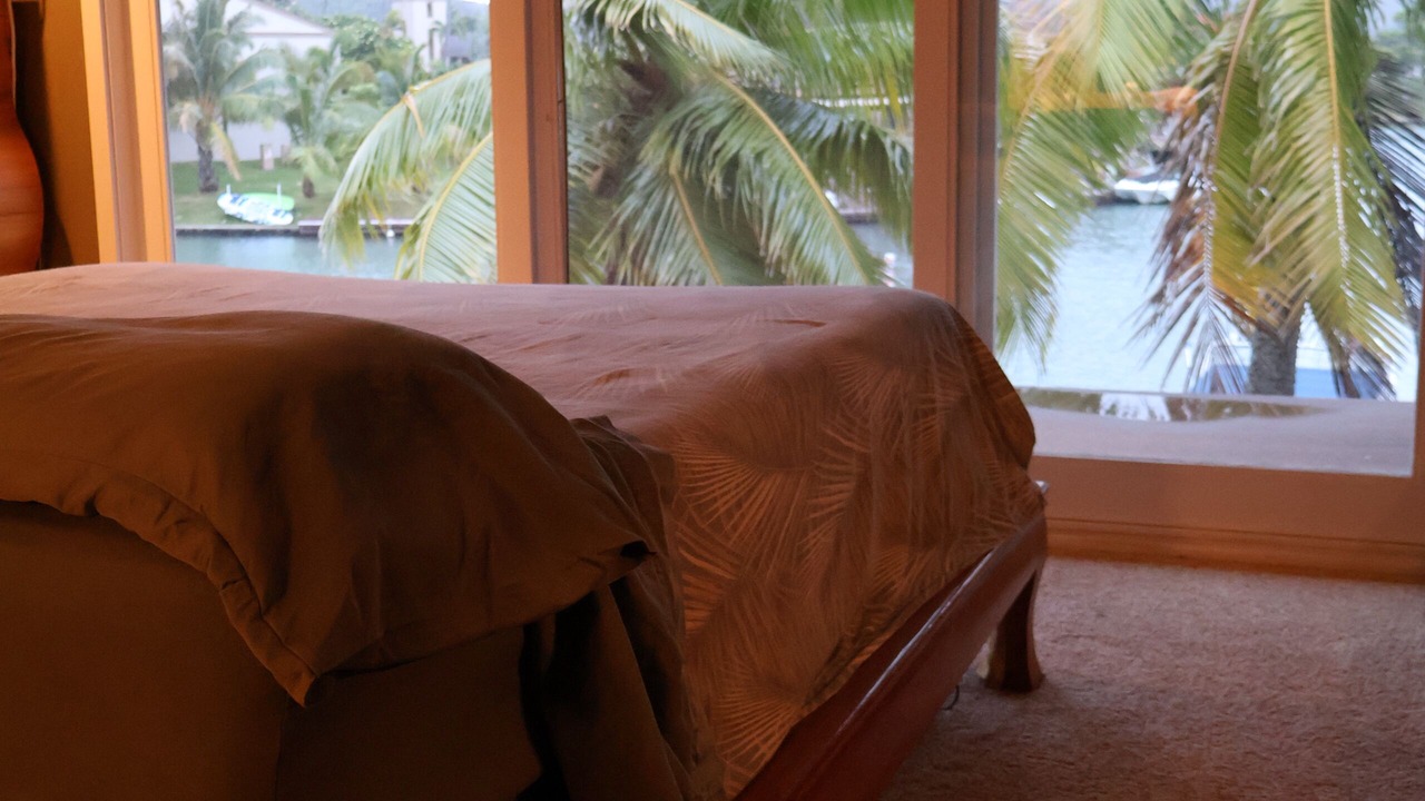 Photo of Bedroom in Portlock