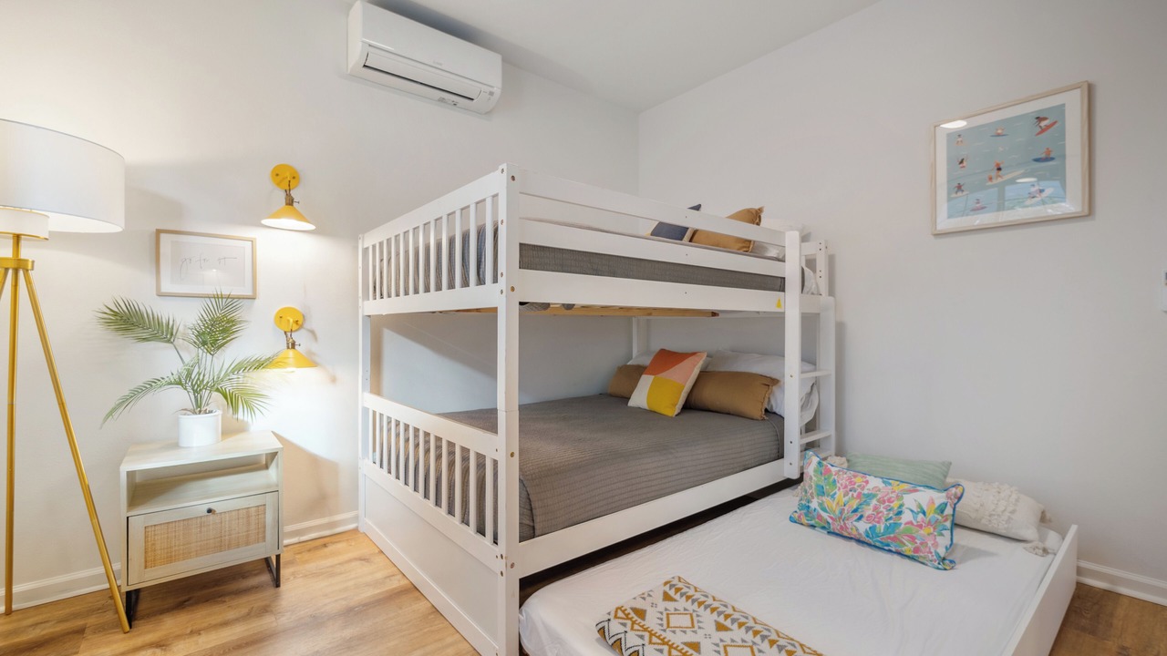 Photo of Bedroom in Makaha Valley