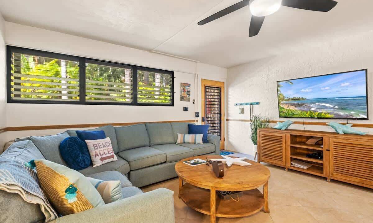 Photo of Livingroom in Poipu