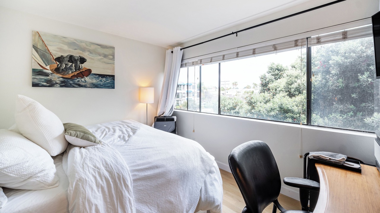 Photo of Bedroom in Crown Point