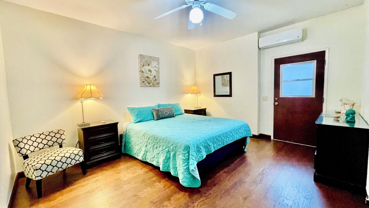 Photo of Bedroom in Kahaluu Bay