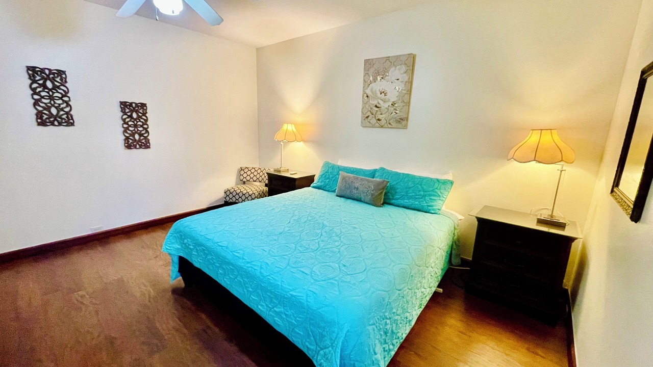 Photo of Bedroom in Kahaluu Bay