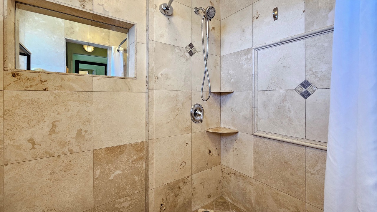 Photo of Bathroom in Waikiki