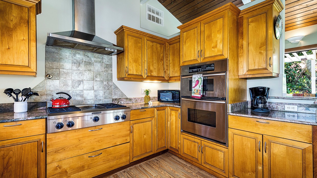 Photo of Kitchen in Kahaluu Bay