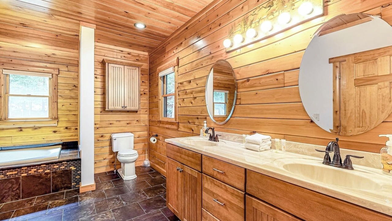 Photo of Bathroom in Rockwood
